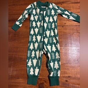 Hanna Andersson Forest Green and Cream Winter Tree Onesie Size 12-18 mos